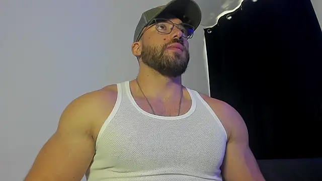 Snapshot of JoshuaLyon chatting on 10.09.25 JoshuaLyon online show from 10.09.25