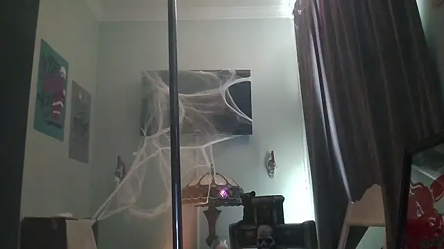 Snapshot of TallDrink11 chatting on 10.24.25 TallDrink11 online show from 10.24.25