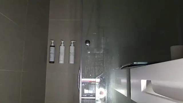 Snapshot of TallDrink11 chatting on 11.20.25 TallDrink11 online show from 11.20.25