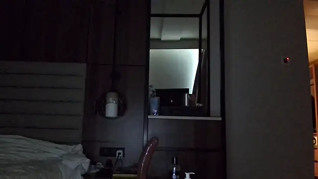 Snapshot of TallDrink11 chatting on 11.22.25 TallDrink11 online show from 11.22.25