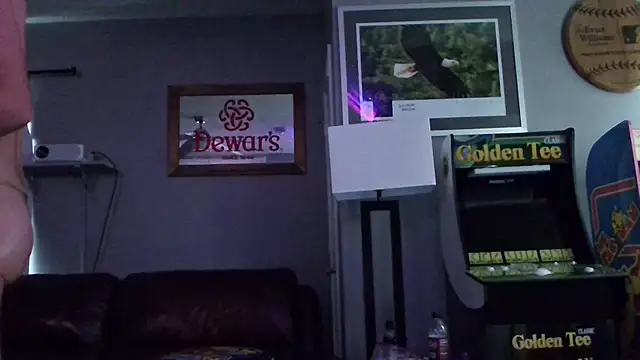 Snapshot of TallDrink11 chatting on 11.27.25 TallDrink11 online show from 11.27.25