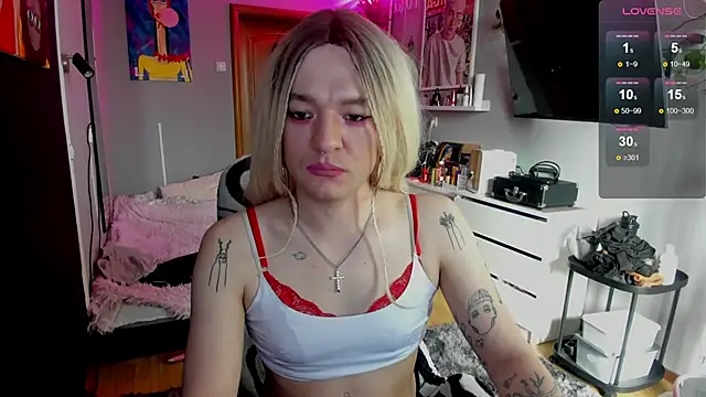 Snapshot of Kkkylie chatting on 04.13.26 Kkkylie online show from 04.13.26