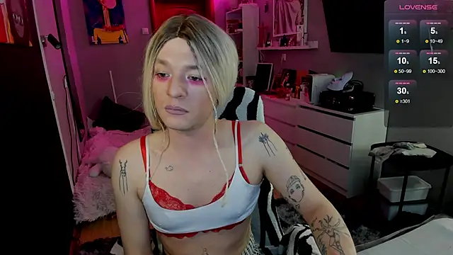 Snapshot of Kkkylie chatting on 04.14.26 Kkkylie online show from 04.14.26