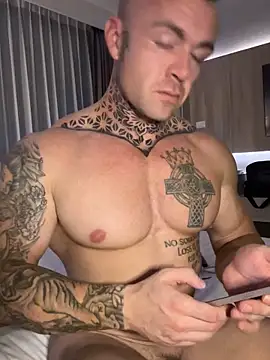 Snapshot of irishdaddyxxl chatting on 09.30.25 irishdaddyxxl online show from 09.30.25