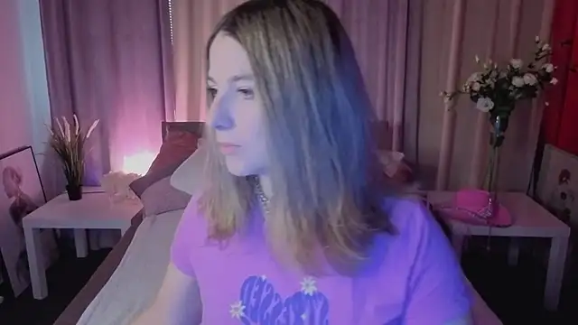 Snapshot of evafolver chatting on 10.11.25 evafolver online show from 10.11.25