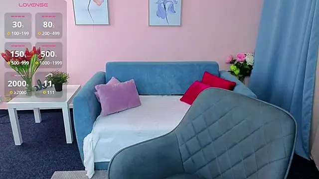 Snapshot of evafolver chatting on 10.13.25 evafolver online show from 10.13.25