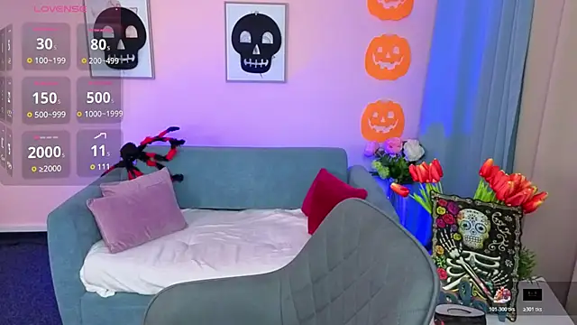 Snapshot of evafolver chatting on 10.25.25 evafolver online show from 10.25.25