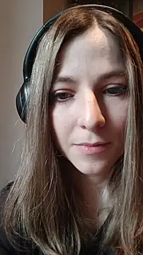 Snapshot of evafolver chatting on 11.12.25 evafolver online show from 11.12.25