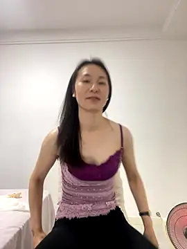 Snapshot of manmanyu520 chatting on 10.27.25 manmanyu520 online show from 10.27.25