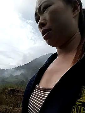 MayLyy online show from 09.16.25