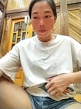 MayLyy online show from 09.22.25