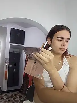 Maylu Fox online show from 10.18.25