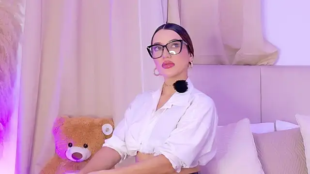 Bella-taylorr online show from 04.19.26