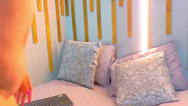 Snapshot of Angel_saez chatting on 10.05.25 Angel saez online show from 10.05.25