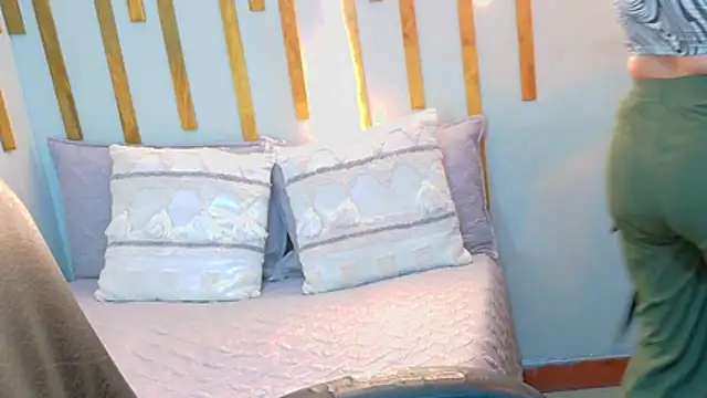 Snapshot of Angel_saez chatting on 11.08.25 Angel saez online show from 11.08.25