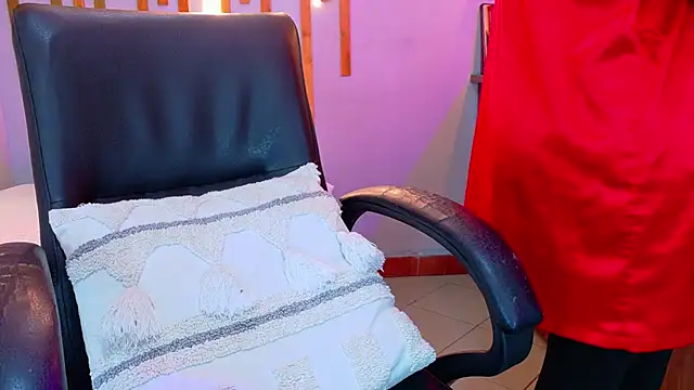 Snapshot of Angel_saez chatting on 11.12.25 Angel saez online show from 11.12.25