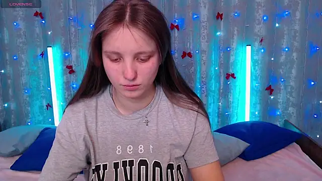 Leonaalove online show from 02.02.26