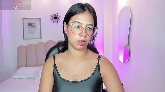 raven stonee online show from 02.27.26