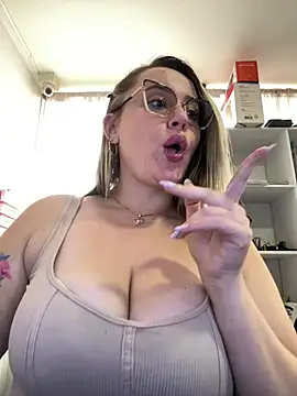 CurvyLust x online show from 02.23.26