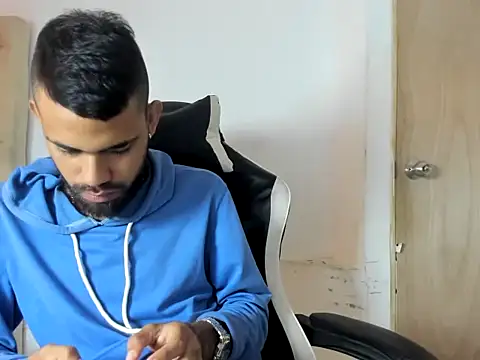 adri sexboy229 online show from 09.27.25