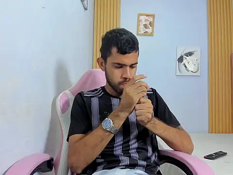 adri sexboy229 online show from 10.24.25