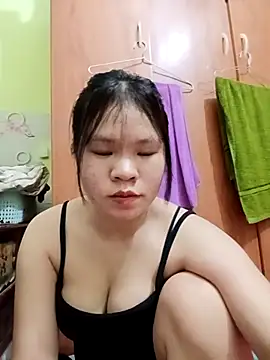 emyeuhss online show from 10.04.25