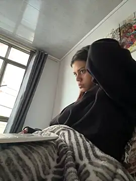 Anna Klein online show from 09.23.25
