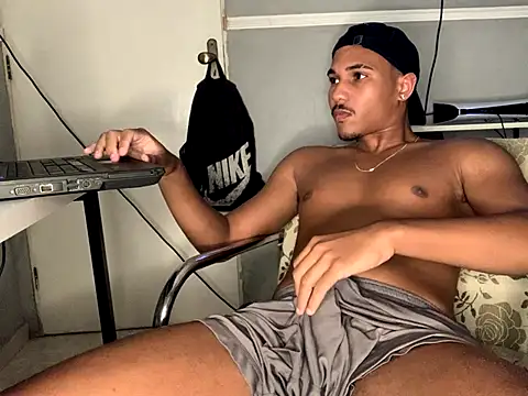 Snapshot of edualqxo chatting on 10.19.25 edualqxo online show from 10.19.25