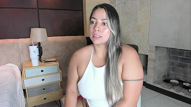 CandelaMartineez online show from 10.03.25