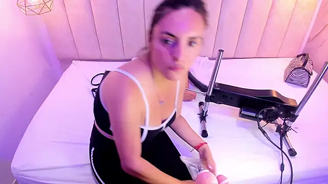 KathiHill online show from 10.06.25