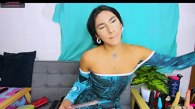 zou quira online show from 11.10.25