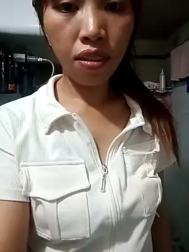 Snapshot of sulove_xx chatting on 09.26.25 sulove xx online show from 09.26.25