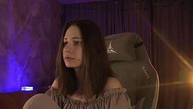 Snapshot of LumeNova chatting on 05.02.26 LumeNova online show from 05.02.26