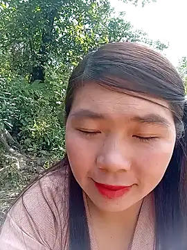 quynhkoolbae online show from 11.23.25