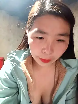 quynhkoolbae online show from 12.17.25