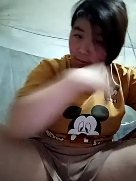 quynhkoolbae online show from 04.17.26