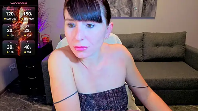 Betty Jone online show from 11.16.25