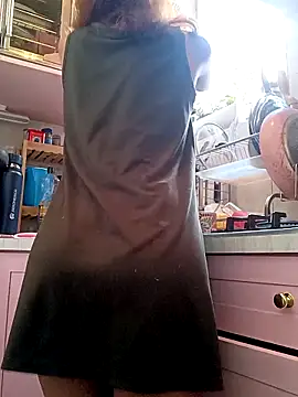 Snapshot of MoonBlueSex chatting on 11.17.25 MoonBlueSex online show from 11.17.25