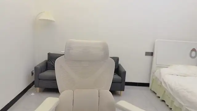 Maymay  online show from 11.10.25