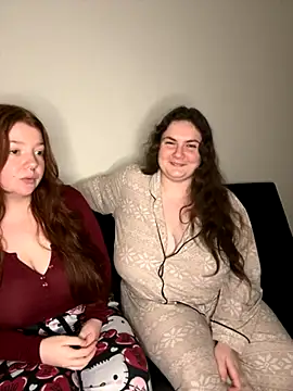 Snapshot of ScarlettSinner chatting on 10.13.25 ScarlettSinner online show from 10.13.25