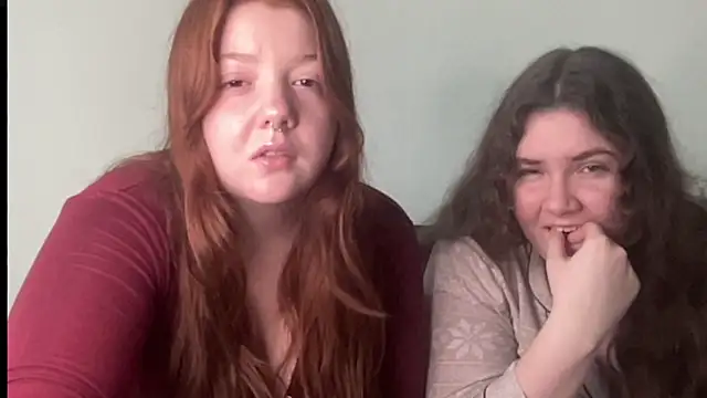 Snapshot of ScarlettSinner chatting on 10.17.25 ScarlettSinner online show from 10.17.25