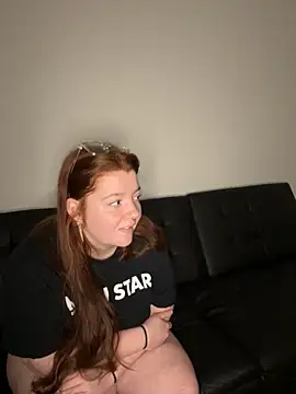 Snapshot of ScarlettSinner chatting on 10.24.25 ScarlettSinner online show from 10.24.25