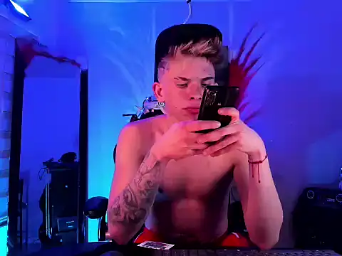 Snapshot of djkev_ chatting on 10.05.25 djkev  online show from 10.05.25