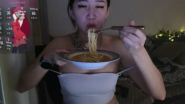 Snapshot of EvaDior13 chatting on 10.05.25 EvaDior13 online show from 10.05.25