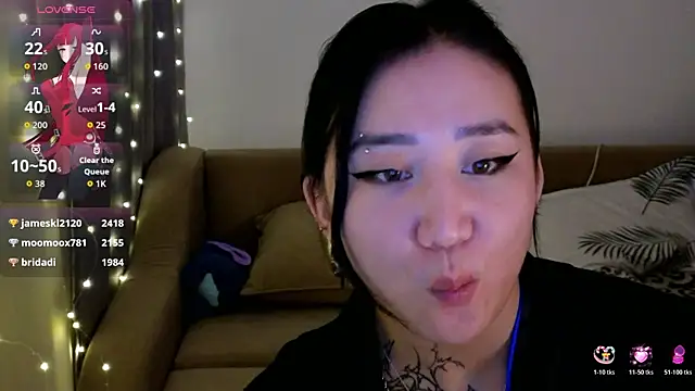 Snapshot of EvaDior13 chatting on 11.12.25 EvaDior13 online show from 11.12.25