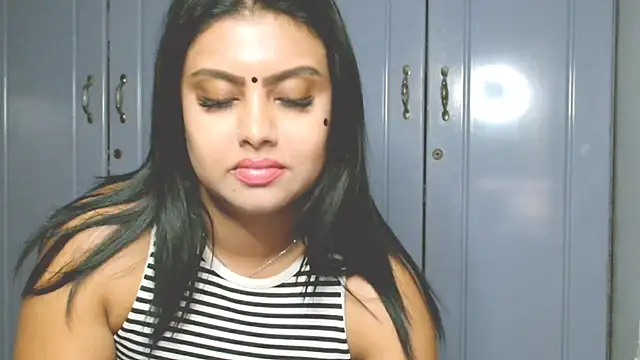 Indian GlowingMiax online show from 10.05.25