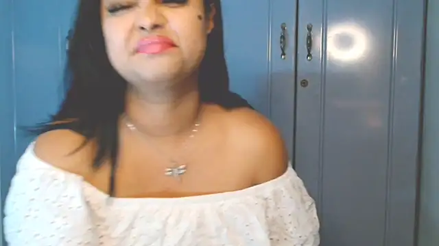 Indian GlowingMiax online show from 10.06.25