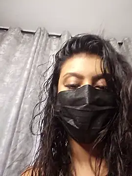 Snapshot of Indian_GlowingMiax chatting on 04.27.26 Indian GlowingMiax online show from 04.27.26