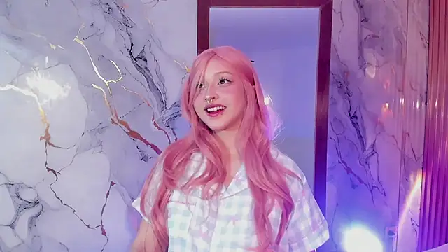 Suxan White  online show from 09.09.25