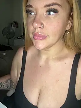 Snapshot of MysteriousMylaX chatting on 10.07.25 MysteriousMylaX online show from 10.07.25